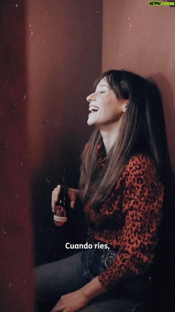 Elena Rivera Instagram - El acento es mucho más que la forma de hablar... Es nuestra identidad, nuestra pasión, aquello que compartimos y nos une. Gracias @cruzcampo por recordárnoslo 🍻 #ConMuchoAcento #publi