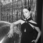 Elena Rivera Instagram - 🪩 🤍 🖤 🪩 @voguespain 📸 @carlosdelucass