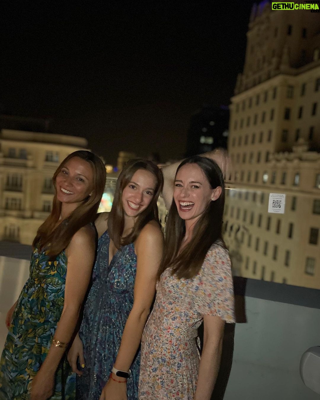 Elena Rivera Instagram - Muchísimas gracias a todos por venir. Ha sido un cumpleaños inolvidable😍😍🎂 @verounaover, por muchos 29 de agosto más!!!🥳 Y muchas gracias siempre por todo, @dolphin_gauthier y @picalagartosmad Picalagartos