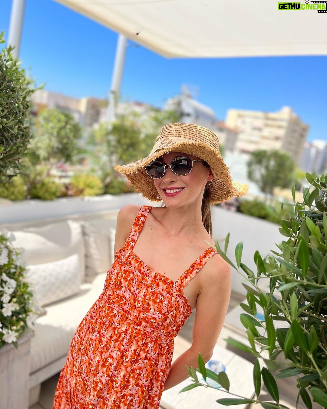 Elena Rivera Instagram - Unos días por Marbella que han sido una auténtica experiencia!! Gracias @laciudadelamarbella (y Miguel) por un trato exquisito. Los pequeños detalles marcan la diferencia🖤