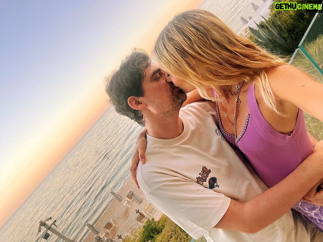 Eleonora Albrecht Instagram - Buon Ferragosto a tutti ❤️💕✨🥰 #ferragosto #ferragosto2023 #vacanze #estate #estate2023 Forte Village Resort