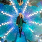 Eleonora Albrecht Instagram - Buona domenica 💙 Ascoltate “Un Bacio Blu” club remix e godetevi la giornata!!! Lo trovate su Youtube, Spotify, Apple Music… ovunque!💙 Museum of Dreamers