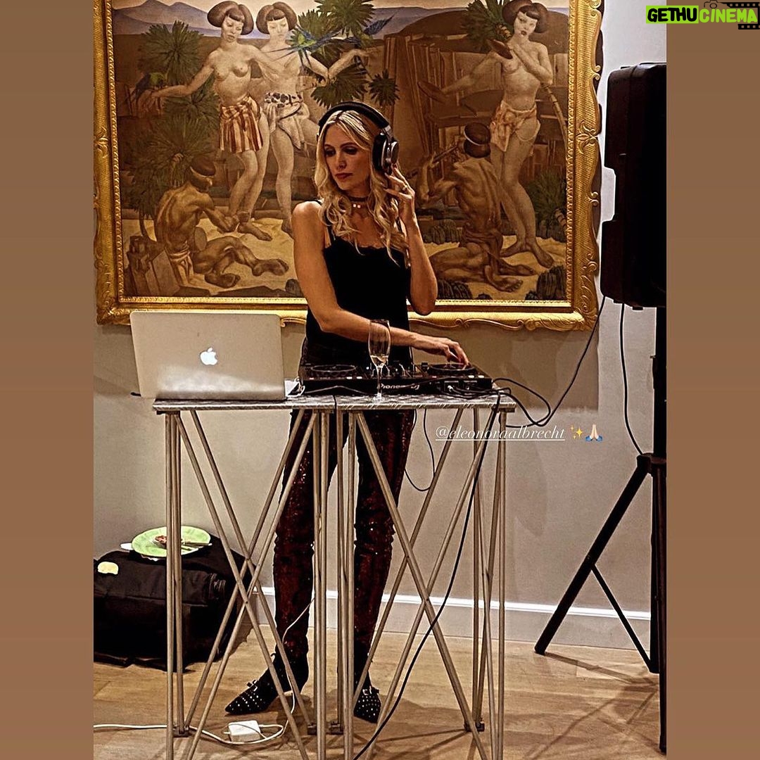 Eleonora Albrecht Instagram - Ieri sera inaugurazione dell‘hotel Hilton… ed ecco qualche altro scatto di questi ultimi giorni, mi diverto molto a suonare come DJ 🫶🏻 Grazie a tutti 💝 Ci vediamo presto. #djset #dj #music #djlife #housemusic #djs #party #electronicmusic #dance #house #pioneerdj #djing #techhouse #deephouse #technomusic #djlifestyle #club #musica #producer #edm #nightlife #djmix #donnadj #dancemusic #love #live #deejay #disco #djroma Hilton Rome Eur La Lama