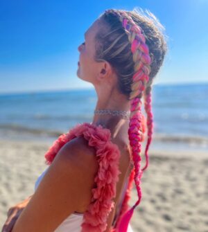 Eleonora Albrecht Instagram - Acconciature estive… che ne pensate??? 🎀👩🏻‍🎤

#musicrelease #newmusic #music #spotify #musician #musicproducer #newrelease #songwriter #newmusicalert #musicvideo #indiemusic #applemusic #singer #newmusicrelease #newmusicfriday #artist #recordlabel #release #dancemusic #soundcloud #singlerelease #newsingle #recordingartist #newsong #electronicmusic #producer #singersongwriter #rapper #independentmusic #newartist