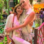 Eleonora Albrecht Instagram - Qualche altro momento in Las Vegas 🇺🇸✨🌵🗼🏔️ le fontane di Bellagio alla fine e il percorso di fiori veri dentro l’hotel 🥰 #travelusa #travel #usa #travelphotography #travelgram #usatravel #america #roadtrip #bikini #unitedstates #phoenix #arizona #visitusa #travelblogger #roadtripusa #traveltheworld #nature #traveladdict #oara #photooftheday #exploreusa #california #instatravel #adventure #visittheusa #vacation #usatrip #lasvegas #travelmore #explore Bellagio Hotel And Casino, Las Vegas, Nevada, Usa