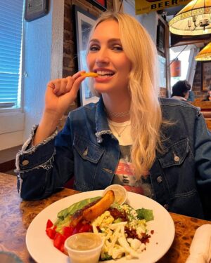 Eleonora Albrecht Instagram - Thanks Florida for the amazing trip 💗🌟 See you soon ❤️

 #usa #travelusa #america #florida #fortlauderdale #fortlauderdalebeach #venicefortlauderdale #cruise #americanfood #americanlife #miami #miamibeach #southbeach