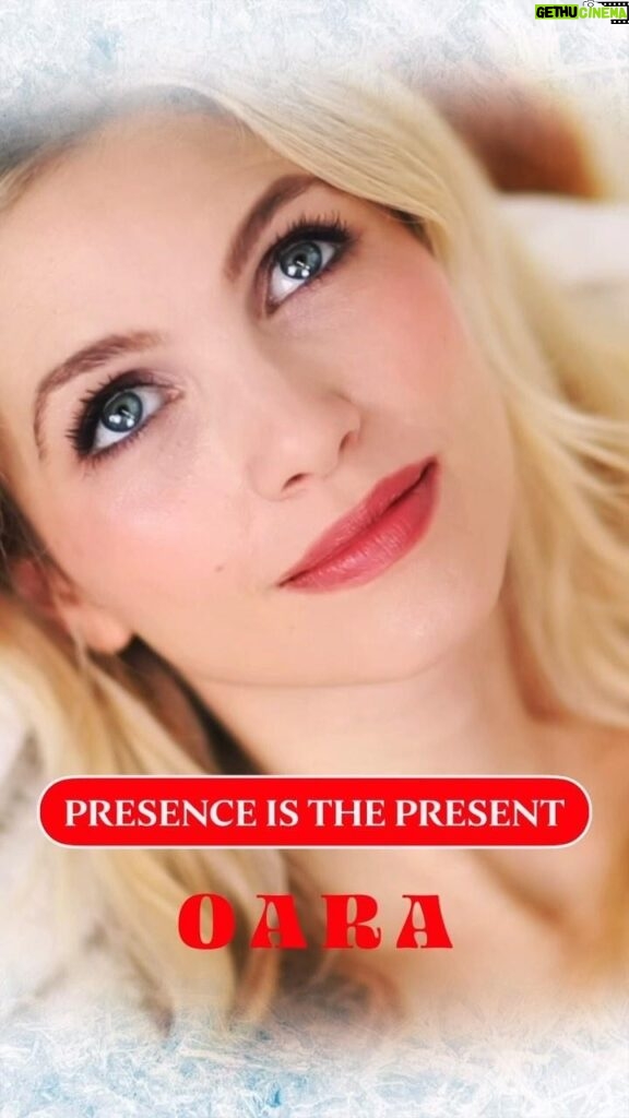 Eleonora Albrecht Instagram - Listen to the new Christmas Song “Presence is the Present” by OARA 🎄 Find it on all the platforms such as Youtube, Spotify, ITunes, Deezer… MERRY CHRISTMAS 🌟 #christmassong #christmas #christmasmusic #christmasmood
