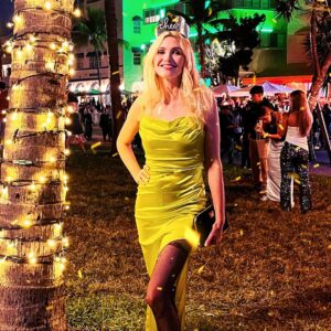 Eleonora Albrecht Instagram - Capodanno scintillante 🌟 spero che abbiate passato una bella serata 🎇

miami #florida #miamibeach #newyork #losangeles #usa #atlanta #love #fashion #california #southbeach #music #venezuela #southflorida #orlando #nyc #fortlauderdale #broward #colombia #chicago #doral #miamilife #a #hiphop #texas #explorepage #instagood #art