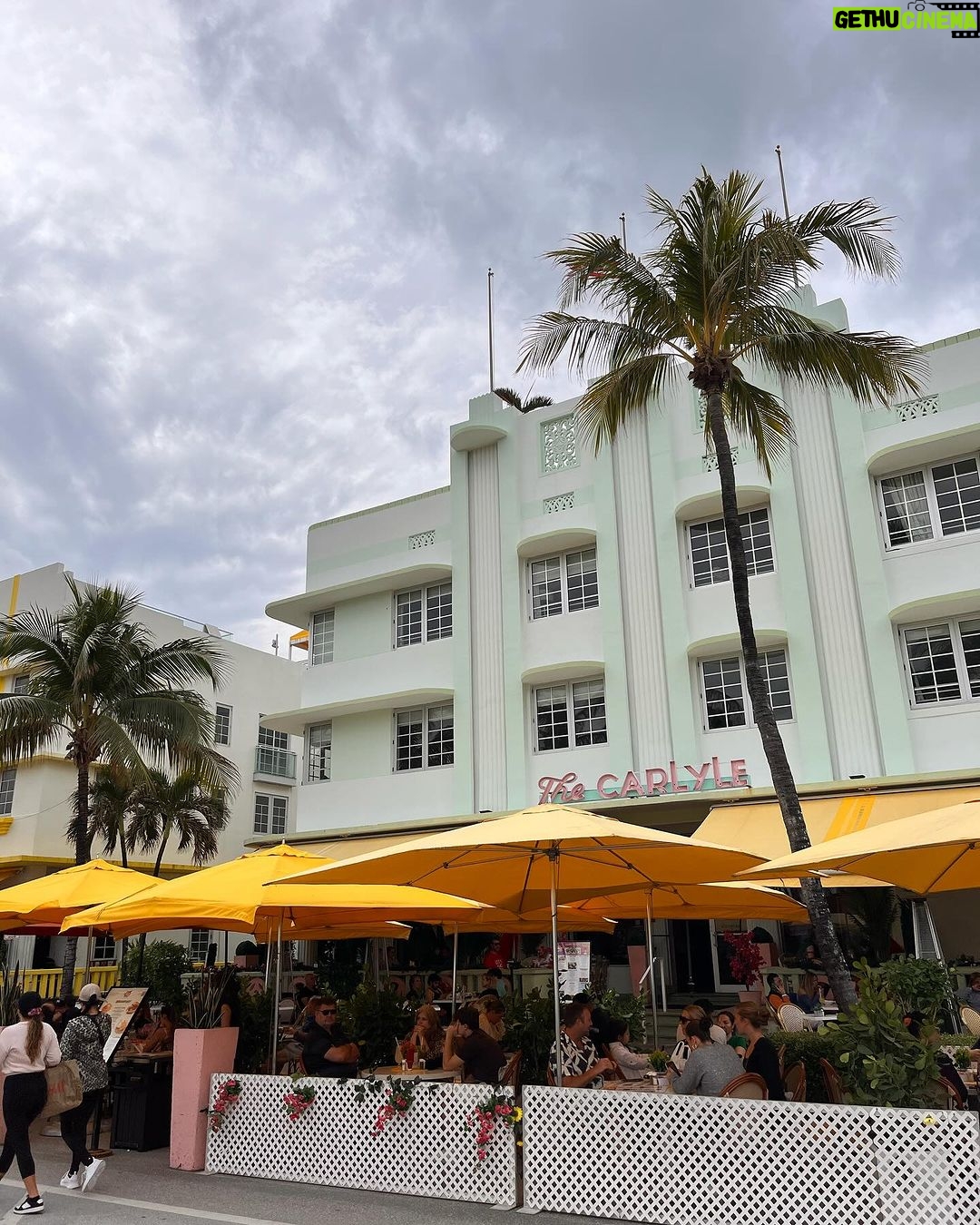 Eleonora Albrecht Instagram - Miami South Beach ❤️💋💗 the Art Deco district. Un bellissimo quartiere vivo e pieno di colori #miami #florida #miamibeach #newyork #losangeles #usa #atlanta #love #fashion #california #southbeach #music #venezuela #southflorida #orlando #nyc #fortlauderdale #broward #colombia #chicago #doral #miamilife #a #hiphop #texas #explorepage #instagood #art Miami- Southbeach