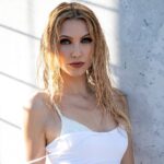 Eleonora Albrecht Instagram - Domenica di fine estate. 💕 #musicrelease #oara #music #spotify #musician #musicproducer #newrelease #songwriter #newmusicalert #musicvideo #indiemusic #applemusic #singer #newmusicrelease #newmusicfriday #artist #recordlabel #release #dancemusic #soundcloud #singlerelease #newsingle #recordingartist #newsong #electronicmusic #producer #singersongwriter #rapper #independentmusic #newartist