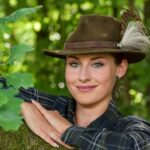 Eliška Štefanicová Instagram - Nové náušničky od @pavlinarysava 🍃 #bohemialov#chevaliersweden#pavlinadesign#kahlesoptics#hunt#hunting#hunter#huntress#hunters#outdoor#nature#naturelover#wild#wildlife#smile#girl#girls#czechgirl#huntinglife#huntingphoto#huntinggirl#huntingwoman#outdoorwomen#outdoorgirl#outdoors#outdoorlife#girlwhohunt#girlhunttoo#girlpower#huntingexperience
