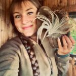 Eliška Štefanicová Instagram - Nádherná ozdoba od @polovnicke_klenoty 🥰 #bohemialov#chevaliersweden#smile#hair#fashion#greenlife#hunt#hunting#huntinggirl#huntingwomen#outdoor#outdoorwomen#outdoorgirl#hunter#hunters#huntress#czechhuntress#czechhunter#czechgirl#huntinglife#lovehunting#outdoorlife#wildlife#gamemanagement#myslivost#polovanie#polovnictvo#huntingphoto#nature#wild
