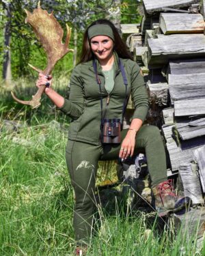 Eliška Štefanicová Instagram - #besttime🦌

#diottoboots#spring#springmood#springfashion#nature#beauty#smile#hair#girl#girls#czechgirl#termovel#clothes#outdoor#outdoorlife#outdoors#outdoorphotography#outdoorwomen#outdoorgirl#outfit#sport#hunt#hunting#gamemanagement#myslivost#chasse#naturelover#wild#wildlife