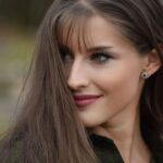 Eliška Štefanicová Instagram - #parohovesperky🦌 #artureartnature#portrait#smile#hair#fashion#green#greenlife#hunt#hunting#huntinggirl#huntingwomen#outdoor#outdoorwomen#outdoorgirl#hunter#hunters#huntress#czechhuntress#czechhunter#czechgirl#huntinglife#lovehunting#outdoorlife#wildlife#gamemanagement#myslivost#polovanie#huntingphoto#beauty