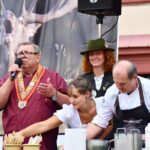 Eliška Štefanicová Instagram - Dnes začala výstava Země živitelka v Českých Budějovicích a opět se na nás můžete těšit ve 13:30 na pódiu!! Tak přijďte ochutnat naše zvěřinové speciality od @jaroslav_sapik!! 😍 #cmmj##huntinggirl#huntingwoman#outdoor#outdoorwoman#outdoorgirl#hunter#hunters#czechhunter#huntress#girlhunttoo#girlwhohunt#girlpower#huntinglife#nature#forest#life#gamemanagement#myslivost#polovanie#naturelife#lovenature#animals#wild#cook#cooking#cooklife#sapik Výstaviště České Budějovice
