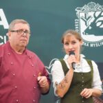 Eliška Štefanicová Instagram - A jedeme dál!! 🍽️ Ve 14 hodin nás čeká další letošní kuchařská show na @fresh_festival v Liberci 😍 #cmmj#primafreshfestival#huntinggirl#huntingwoman#outdoor#outdoorwoman#outdoorgirl#hunter#hunters#czechhunter#huntress#girlhunttoo#girlwhohunt#girlpower#huntinglife#nature#forest#life#liberec#gamemanagement#myslivost#polovanie#naturelife#lovenature#animals#wild#food#foodfestival#festival#foodporn