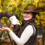 Eliška Štefanicová Instagram - Mouflon trophy🐏 #mouflon#moufflon#moufflons#moufflonhunting#hunt#hunting#chevaliersweden#feelsright#muflon#mufloni#muflone#deerhuntress#hunt#hunting#huntingseason#hunter#hunters#huntress#polovanie#huntinglife#huntinggirl#huntinggear#huntingwomen#huntinggirls#jakt#jagt#oxota#waidmannsheil#gamemanagement#wild#wildlife#huntingdog