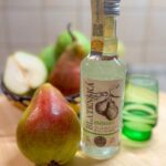 Eliška Štefanicová Instagram - Čím slavíte úspěšný lov vy? 🥂🌿 Já si zamilovala gin od @lihovarapivovarblatna 🤩 ➡️pro pány můžu doporučit silnější, ale přesto lahodně jemnou Hruškovici 🍐 #bohemialov#chevaliersweden#lihovar#lihovarblatna#lihovarpivovarblatna#gin#gintonic#ginlovers#ginandtonic#alcohol#hunt#hunting#czechrepublic#czechgirl#brunette#czechgirls#beauty#portraitphotography#photography#girl#girls#brunettegirl#girlpower#hunter#hunters#huntress#huntinggirl#huntingwomen#huntinglife#huntingseason