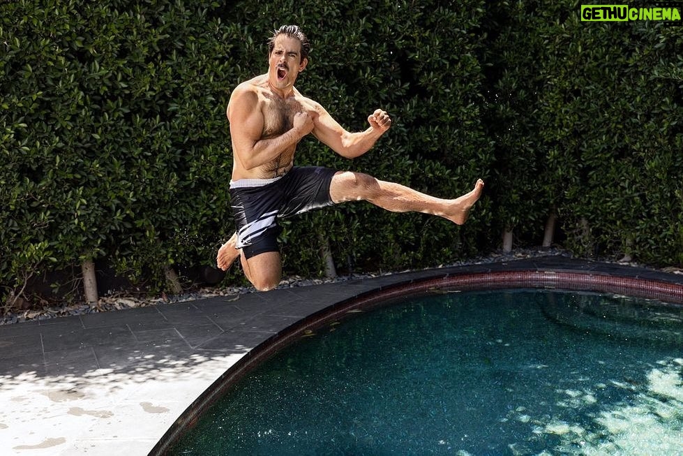 Eli Roth Instagram - Jumping into @thanksgivingmovie season. @menshealthmag article on my morning routine out now, with video on line. 📷 @iancredible Hollywood, California