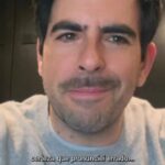 Eli Roth Instagram - Eli Roth falando “Feriado Sangrento” é meu novo vídeo favorito do momento 🥹🫶 Já marca na agenda, porque AMANHÃ teremos o painel exclusivo de #FeriadoSangrento, na #CCXP23 às 19h45! Além da presença do Eli, faremos a primeira EXIBIÇÃO do filme no Brasil! 🇧🇷 Não vai perder né? *Classificação Indicativa - 18 anos