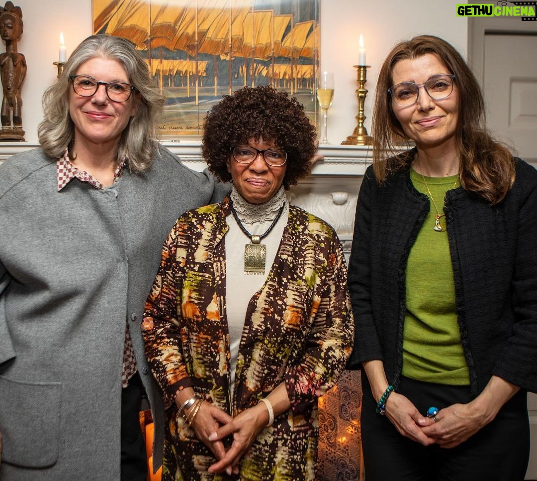 Elif Şafak Instagram - An evening with English PEN, it was a true pleasure and honour to speak at the fundraising event hosted generously by the remarkable Sigrid Rausing and launched by the wonderful and wise Margaret Busby. So many writers, editors, poets, booklovers came together at this special event to support @englishpen_ which is one of the world’s oldest organisations, and among the very first, to create, support and nurture a thriving community of writers and readers and activists #writersandpoets #supportarts #fictionwriter #writerslife #womenwhowrite #librariesmatter #storiesmatter #freedomtowrite #literaturelovers #elifshafak #thefortyrulesoflove #theislandofmissingtrees #writersunite 📚📚📚PEN yazarlar birliği için düzenlenen çok özel ve duygu dolu bir etkinliğin açılışında konuşma ve okuma yapmak çok kıymetliydi. #yazarlar #edebiyatseverler #kitaplarcandır