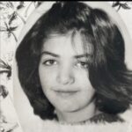 Elif Şafak Instagram - I read the news from Gaza and the refugee camp with a very heavy heart, with immense sorrow. My heart goes out to all those innocent children caught up in this horrific war and violence, children who have nothing to do with politics. This week this powerful article was published in @guardian It is written by an amazing Afghan writer and women’s rights activist @zarlasht_halaimzai who tells us about what it was like to experience bombs and rockets as a child in Kabul, #Afghanistan. The horror and the trauma of enduring war through a child’s eyes. Thank you @zarlasht_halaimzai for writing and sharing. We urgently need humanitarian solidarity and aid. #humanityfirst #humankind 📚📚📚 bombalara, şiddete, savaşa masum bir çocuğun tanıklığı… bu önemli ve çarpıcı yazı The Guardian gazetesinde çıktı. Afgan yazar ve kadın hakları savunucusu @zarlasht_halaimzai tarafından kaleme alındı, kendi çocukluğundan ve Afganistan’da yaşadıklarından yola çıkarak savaşın masum çocukları nasıl ömür boyu travma altında bıraktığını anlattı. Gazze’de yaşanan yıkım ve acıyı büyük üzüntü ve çaresizlik içinde takip ederken muhakkak okunması gereken bir yazı olduğunu düşünüyorum #insanlık