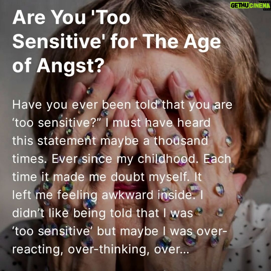 Elif Şafak Instagram - Have you ever been told that you are “too sensitive”? Have you heard similar remarks: “Don’t be too emotional. Don’t be oversensitive.” If so, this post is for you. It is for anyone who has been made to feel as if there was something wrong with them, as though they were “weak”. This post is for “the denizens of Melancholistan”. There is many of us! Do join me on Substack in my new writing space Unmapped Storylands to access the full piece. You can click on the link in the bio #writersandpoets #mydearmelancholy #readersunite #booksarelove #theislandofmissingtrees #literaryfiction #substacknewsletter #substack #substackwriter 📚📚📚 Size hiç “fazla duygusal” olduğunuz söylendi mi? Ya da fazla kafaya taktığınız? Duygusallığın zayıflık addedildiği ve pek çoklarının habire rol yaptığı bir çağda, hayata eldivensiz dokunmak, duygusal olmaktan utanmamak ve korkmamak zor ama mümkün. Yazının tamamı Substack’ta, bundan sonra orada yazıyorum, biyografideki linki tıklamak yeterli
