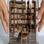 Elif Şafak Instagram – Miniature books in a miniature library in a miniature world…. This beautiful art and video is by @miniatureit #miniatureart #miniaturelibrary #bookshelvesofinstagram #miniatureartist #bookishposts #booksaremagic #diversifybookstagram #literaryfiction #booksarethebestgifts 📚📚📚 minyatür kitaplar minyatür kitaplık minyatür dünya…. #kitaplarınmüptelasıyız #kitaplayaşamak #kitapaşkına