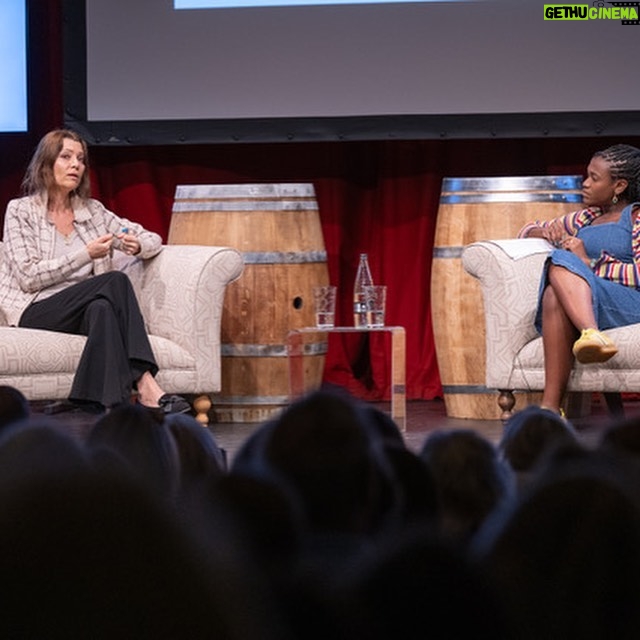 Elif Şafak Instagram - Henley Literary Festival. My heartfelt thanks to our amazing audience, to everyone who came and patiently waited in the book signing queue. Very special thanks to the wonderful and gracious @leahhdaviss and the fabulous team @henleylitfest @henleyonthomas I was asked a question about #multiculturalism —a concept I personally care about and deeply value. I will write a separate post on this, a long post in defence of diversity, pluralism and multiculturalism. #henleyonthames #booksareawesome #theislandofmissingtrees #elifshafak #literaryfestival #literaturelover #multiculturalism #diversitymatters (thank you so much for the lovely photos / photo credit @scarletpage )#theislandofmissingtrees #thefortyrulesoflove #readmorewomen #womenwhowrite #elifshafak #bookstagramreadsthewomensprize #booksaremagic #womenwriters 📚📚📚 Henley Edebiyat Festivalinde, gelen, soru soran, yüreğini açan, imza kuyruğunda sabırla beklerlen yeni arkadaşlar edinen herkese candan teşekkür ederim #edebiyatnotları #edebiyat #kitapsevenler #kitapokumasaati #kitaplarcandır #okudukçabüyürinsan