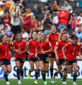 Elif Şafak Instagram - They are champions!! Turkey’s women’s volleyball team achieving fantastic results against all odds—and deeply rooted patriarchal barriers—they are smashing glass ceilings and walls!! And the wonderful and peerless lionesses @lionesses in the UK and Spain’s fabulous women’s national football team standing firm in solidarity and sisterhood in the face of sexism and machismo… Massive respect to ALL women in all sports, changing the narrative, inspiring little girls everywhere. You are amazing!!! #lionesses #womeninsports #globalsisterhood #sisterhoodispowerful #sisterhoodisglobal 📚📚📚 Harikasınız @fileninsultanlarivb @ebrarkarakurt18 @handebaladin Her türlü engele ve yobazlığa rağmen harikalar yaratan #fileninsultanları İngiltere’de #lionesses İspanya’da ataerkilliğe en güzel cevabı dayanışmayla veren kadın futbol takımı… Sporcu kadınların sahada ve saha dışında verdikleri muhteşem mücadeleyi yürekten alkışlıyorum, sevgiyle takdirle #sporcukadınlar #melissavargas #fileninsultanları #fileninsultanlari