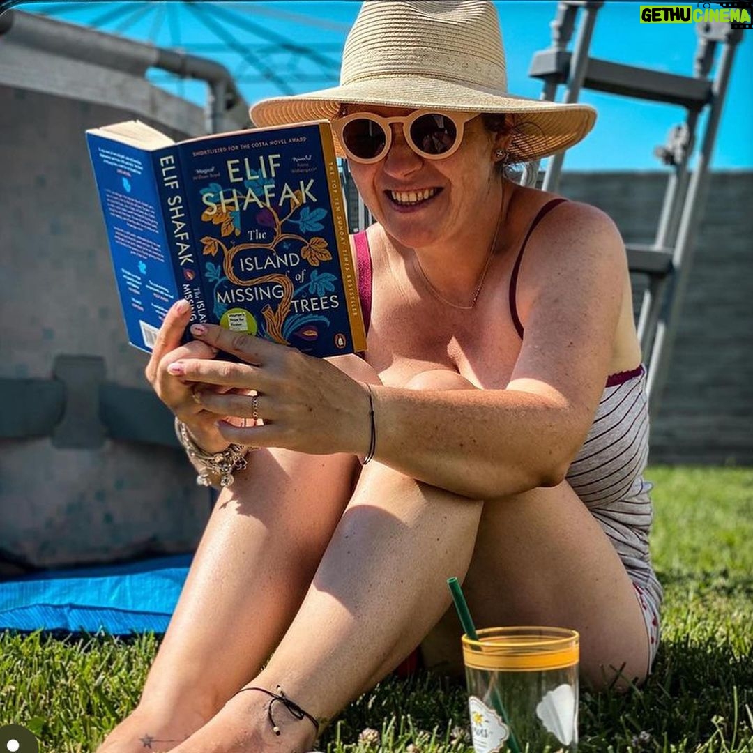 Elif Şafak Instagram - Strawberries, books and Turkish coffee… thank you for these beautiful posts, thank you for your words. The last photo is from the Grand Bazaar!! #bookwormsunite #bookwormsforlife #bookishphotography #10minutes38secondsinthisstrangeworld #bookssansborders #literaryfiction #readinglife #theislandofmissingtrees #thebastardofistanbul #elifshafak #thefortyrulesoflove #fictionbooks @micisbooks christinejoyreads📚📚📚 sizlerden gelen fotoğraflar, paylaşımlar, çok teşekkür ederim her birine. Sahillerden Kapalı Çarşı’ya kitaplar…. #okuryorum #okurmusun #neokuyorum #kitapsevdası