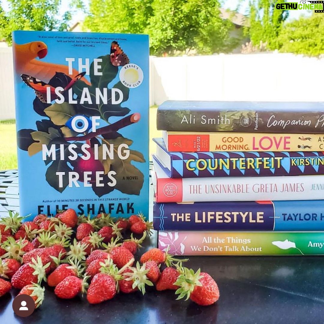 Elif Şafak Instagram - Strawberries, books and Turkish coffee… thank you for these beautiful posts, thank you for your words. The last photo is from the Grand Bazaar!! #bookwormsunite #bookwormsforlife #bookishphotography #10minutes38secondsinthisstrangeworld #bookssansborders #literaryfiction #readinglife #theislandofmissingtrees #thebastardofistanbul #elifshafak #thefortyrulesoflove #fictionbooks @micisbooks christinejoyreads📚📚📚 sizlerden gelen fotoğraflar, paylaşımlar, çok teşekkür ederim her birine. Sahillerden Kapalı Çarşı’ya kitaplar…. #okuryorum #okurmusun #neokuyorum #kitapsevdası