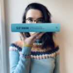 Elif Şafak Instagram – India, Pakistan, Poland, Germany, UK, Brazil… books connect us beyond all borders—physical and mental. Thank you profoundly for your beautiful posts. #fictionwriting #elifshafak #10minutes38secondsinthisstrangeworld #thebastardofistanbul #theislandofmissingtrees #thefortyrulesoflove 📚📚📚 Hindistan Pakistan’dan Brezilya’ya Almanya’ya, Polonya’ya, İngiltere’ye…. kitaplar bizi yakınlaştırır birbirimize, hudutlar ötesine köprüler kurar #okumakiyileştirir #kitapseverler #kitapokumaköşesi #kitaptavsiyeleri #ondakikaotuzsekizsaniye #kitapokumaalışkanlığı