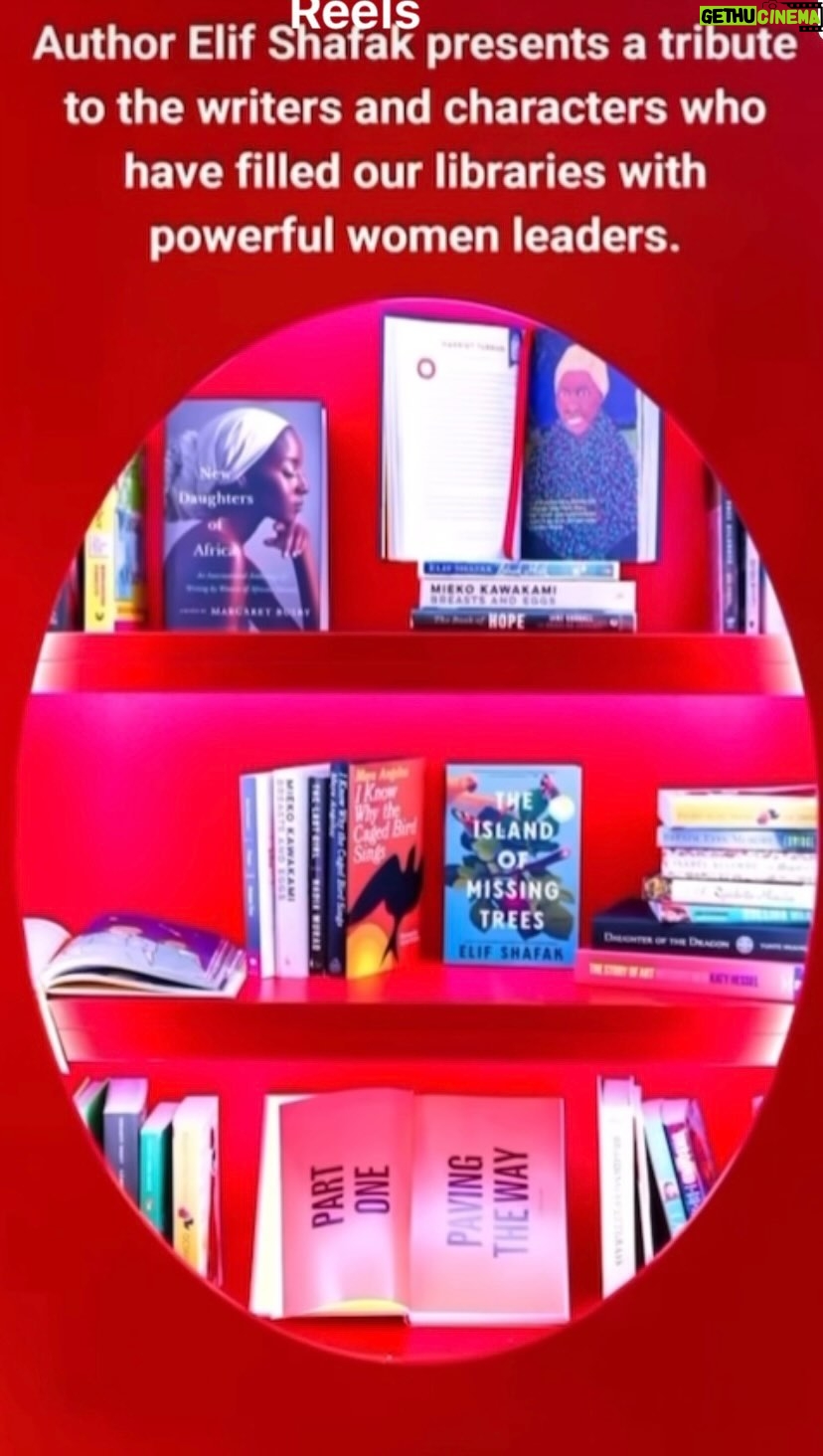 Elif Şafak Instagram - Early on in 2023 I curated the “gender equality and books” pavilion in the gardens of the United Nations building in New York as part of a fascinating international project with the wonderful @esdevlin and @kate.garvey that highlighted the most urgent global goals ahead. My cabinet focused on gender equity, and thus, I tried to showcase as many books as I could written by or about remarkable women worldwide. @theglobalgoals #sdgpavilion #globalgoals #genderequality #genderequalityforall @malala @unwomen @unwomenuk 📚📚📚 2023 senesinde yapmaktan onur duyduğum işlerden biri Birleşmiş Milletler bünyesinde düzenlenen uluslararası bir projenin içinde “cinsiyet eşitliği” kütüphanesinin küratörlüğünü yapmaktı.