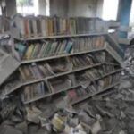 Elif Şafak Instagram – When a library is destroyed it is not only books, not only pages and words that are lost forever, it is also cultural memory, cultural heritage, the precious stories of ancestors. More than 18 000 people have been killed in Gaza, thousands of children were killed in this horrific war and indiscriminate bombing. The main library in Gaza is also completely destroyed. Humanity needs to demand ceasefire. (Photo via @washingtonpost @latimes ) #librariesoftheworld #libraries #humanityfirst #librariesmatter 📚📚📚 18.000’in üzerinde insan öldü Gazze’de, korkunç bir acı ve yıkım. Ve kütüphaneler… yok edilen, binlerce kitap… sadece sayfalar değil yitip giden, bir toplumun, bir kültürün kolektif hafızası, kuşak kuşak biriken koca bir kültür de tarumar edilmekte.
