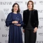 Elif Şafak Instagram - These photos are from a very special and beautiful event, sharing them belatedly. I had the pleasure of presenting Harper’s Bazaar Women of the Year Inspiration award to the utterly wonderful and resilient Nazanin Zaghari-Ratcliffe. A heartfelt salute to the always inspiring @hels_lee and @lydiasmag (Photo credit @oliverholms @bazaaruk and @evening.standard ) #womenoftheworld #jinjiyanazadi #womenoftheword #womensrightsarehumanrights #womanlifefreedom #empowereachother #globalsisterhood 📚📚📚 çok değerli ve özel bir ödül töreninden bu fotoğraflar biraz gecikerek paylaşıyorum, Harpers Bazaar yılın kadınları ödül töreninde