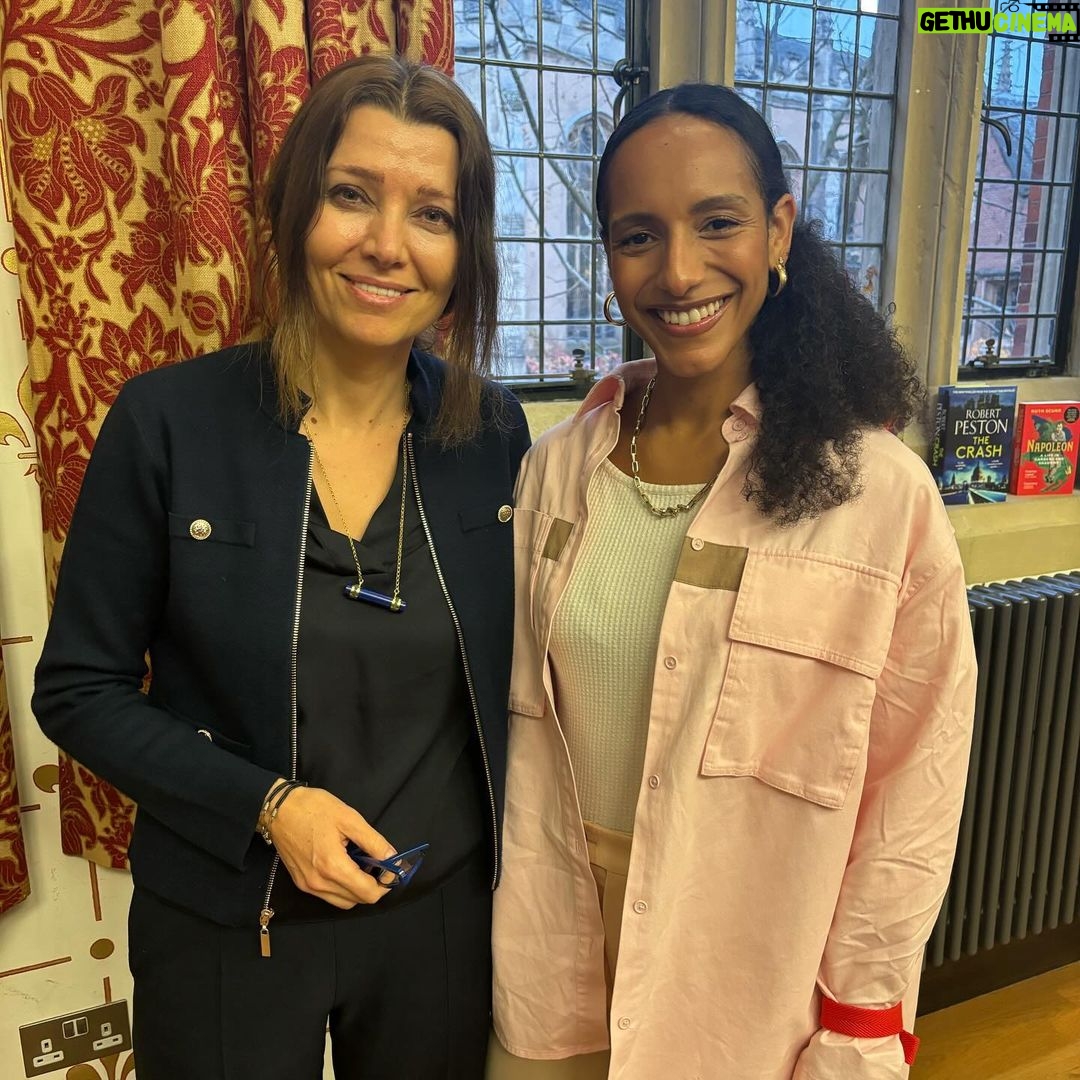Elif Şafak Instagram - Cambridge Literary Festival, this has been a most inspiring session with the wonderful Afua Hirsch. We could have spoken for many more hours. It went so fast. Heartfelt thanks to everyone who came and asked questions and waited in the book signing queue. #feminismisforeverybody #intersectionalfeminism #womenwhowrite #readmorewomen #booksbooksbooks #bookclubofinstagram @camlitfest @giana_b_91 📚📚📚 Cambridge Edebiyat Festivali #yazarlar #yazarlık #yazarlarvekitaplar #kitapsevgimiz #kitapseverler #okudumokuyorum #okumakiyileştirir