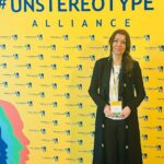 Elif Şafak Instagram - I was invited to give a talk at the United Nations in New York. I found it very moving to be in the company of human rights advocates, women's right activists and climate activists, young and old, who are working tirelessly to break down stereotypes and promoting inclusivity in all areas of life. It was a special treat and source of inspiration to do this event with the wonderful @alineunilever #womenoftheword #womenoftheworld #diversityandinclusion #unitednationswomen #unitednationshumanrights #thefortyrulesoflove #theislandofmissingtrees #ourplanetourhome 📚📚📚 Birleşmiş Milletler'de edebiyat, empati kurma sanatı ve kadın hakları üzerine konuşma yapmak üzere davet edilmekten onur duydum, çok teşekkür ederim #yazarolmak #yazarlık #okumakiyileştirir #okumakhayattır