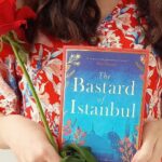 Elif Şafak Instagram - India, Pakistan, Dubai, Morocco, Iran, Bulgaria, Romania, France, Germany, Canada, Turkey… you don’t know how much these beautiful posts and words of appreciation mean to me, when I feel down it is always readers who pull me up, thank you, truly. #bookloversworld #bookssansborders #fictionwriter #novelists #bookclubs #elifshafak #thereareriversinthesky #theislandofmissingtrees #thefortyrulesoflove #10minutes38secondsinthisstrangeworld 📚📚📚 Hindistan, Pakistan, Fas, İran, Dubai, Bulgaristan, Romanya, Fransa, Almanya, Kanada, Türkiye… bilseniz benim için ne kadar değerli okurlardan gelen her güzel paylaşım ve her içten kelime, teşekkür ediyorum yürekten, iyi ki varsınız.