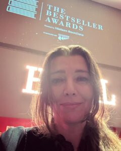 Elif Şafak Instagram - Silver Bestseller Award for The Island of Missing Trees. When I first started writing this novel, and I realised there was going to be a tree at its centre and the tree was going to talk, I was terrified. It was a big risk. If the idea of a “talking tree” did not work, the entire novel could collapse, but I wanted to take this literary risk because I kept hearing the voice of the fig tree inside my head and inside my heart, day and night, and I believed in her, and I wanted to honour the stories of nature, alongside the stories of human beings, both joyful and painful. So for me, this is not an award about “best selling”, it’s not about numbers. For me it primarily means that the voice of the fig tree touched the hearts of many others and for that I am deeply grateful. #theislandofmissingtrees #booksarethebestgifts #writersandpoets #womenwhowrite #literaryfiction #fictionwriters #booksbooksbooks #elifshafak #bookclubstagram #readinguk #readwithme #booksuggestions 📚📚📚 romanım #kayıpağaçlaradası İngiltere'de Gümüş Edebiyat Ödülüne layık görüldü, çok teşekkür ediyorum bilhassa okurlara