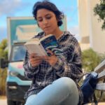 Elif Şafak Instagram - Thank you so much for these beautiful posts, I am grateful for your words and these lovely photos #booksaremagical #booksarefriends #theislandofmissingtrees #thebastardofistanbul #thearchitectsapprentice #thefortyrulesoflove #elifshafak #bookishphotography #literarylife #literaturas #worldliterature 📚📚📚 okurlardan bana ulaşan fotoğraflar her biri çok kıymetli teşekkür ederim #neokudum #neokuyorum #kitapsevdalısı #babavepiç #kitaptavsiyeleri #kitapönerileri #okuoku #kayıpağaçlaradası #ustamveben #birkitapbirfotograf