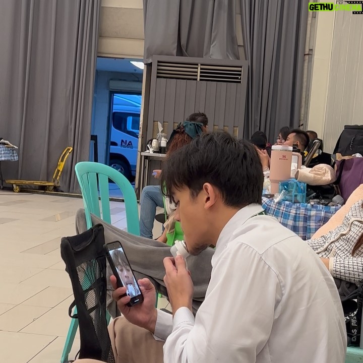 Elijah Canlas Instagram - it’s senior high night tonight! making this show has been such a wild experience personally but i’m grateful to be part of something that bravely tackles sensitive and urgent themes. let’s stop the stigma. let’s all be kind and care for each other. sabay-sabay tayong lahat manood gabi-gabi 9:30pm sa Kapamilya Channel, Kapamilya Online Live, A2Z, TV5, at iWantTFC! 🌪️