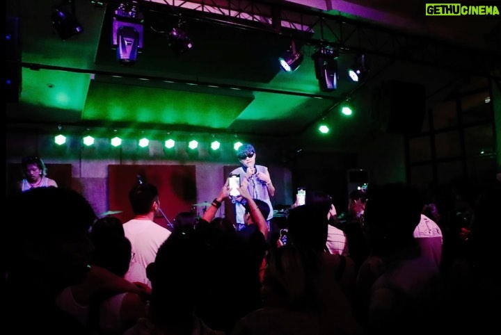 Elijah Canlas Instagram - first time to perform my original music live with dj exploding cash register. 🌪️ salamat sa @islandrecordsphilippines, @cornerstone, at @therestisnoiseph! the night felt extra special ‘cause i got to share it with family, supporters, and friends. kaya salamat sa suporta niyo lahat! 👽