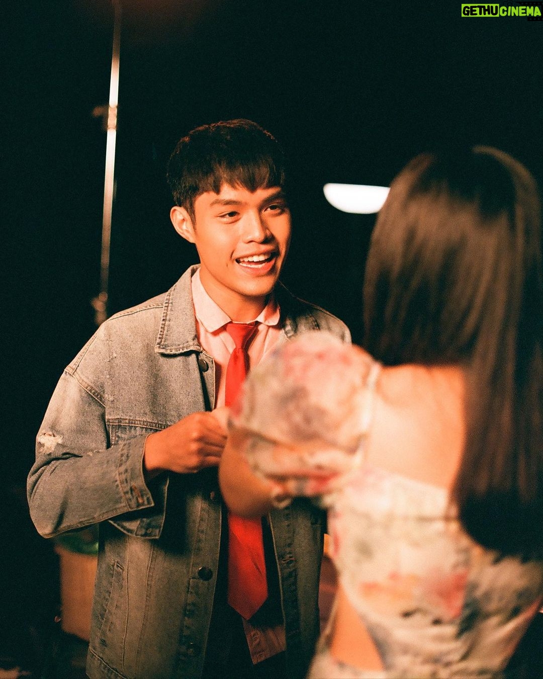 Elijah Canlas Instagram - Spaces MV out now! @marttifranca directed by @shirifrancesca bts pics shot by @kielquismundo