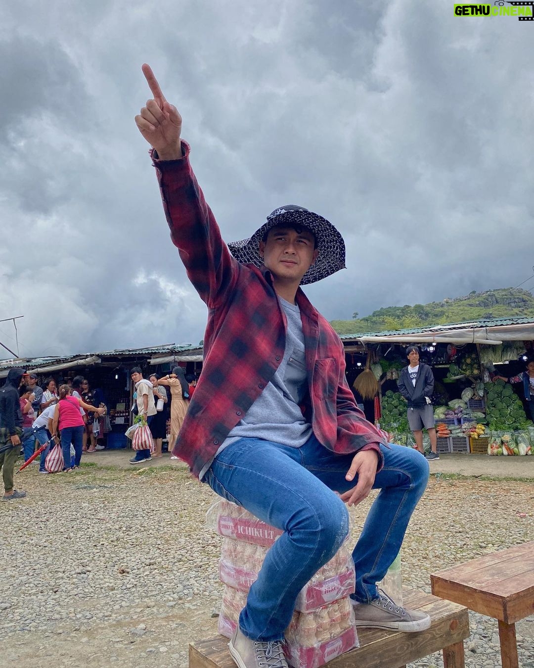 Elijah Canlas Instagram - some #SuntokSaBuwan bts before our pilot episode airs tomorrow! 7:15 sa TV5 po yan bukas na!