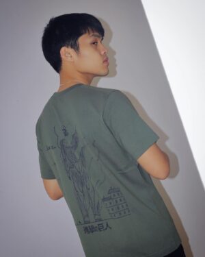 Elijah Canlas Instagram - This is just a taste of the Attack On Titan collection of graphic shirts. Go check out their other designs in-store and online! #UniqloPH #LifeWear