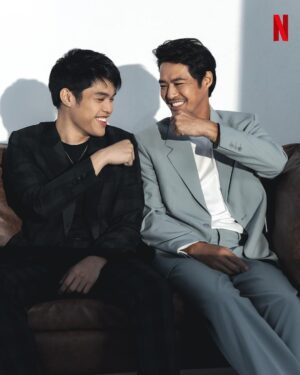 Elijah Canlas Instagram - The chemistry is chemistry-ing! And according to Zanjoe and Elijah, it was instant. They bonded as bros from the very first look test. 

“Pinagawa sa amin yung jab, jab, straight [scene], and parang happy na agad is direk nung nakita niya paano kami mag-adlib on the spot, paano namin ginawa ’yung Joma and Jayjay characters,” Zanjoe reveals. 

Adds Elijah, “And honestly, it’s hard not to like this guy. Sobrang vibe talaga kami and [’yung] tiwala. It’s our first time to work together pero yung tiwala lang din niya with a younger actor like me, to fulfill my role.” 

Catch more of Elijah Canlas and Zanjoe Marudo's chemistry in Keys to the Heart, now playing on Netflix 🎹🥊

📷: @borgyangeles

#ZanjoeMarudo #ElijahCanlas #KeysToTheHeart #Netflix