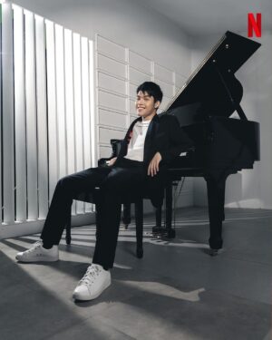 Elijah Canlas Instagram - I don’t know about you but I think Elijah Canlas’ performance in Keys to the Heart is absolutely ✨inspired✨The keys to his performance? Sheer talent and hard work. 

Elijah shares that the preparation involved taking piano lessons and going on immersions to meet people on the spectrum. “[There was] pressure to represent the character the right way, the most correct way. And aside from playing someone on the spectrum, yung piano kasi is so technical, and I know many classical pianists train decades to be where they are. Ako I had a month!” 

“I’m still grateful na tinulungan nila ako mag-prepare and binigyan nila ako ng resources in that span of time pero yung piano lagi akong kinakabahan.” 

Watch Elijah Canlas and Zanjoe Marudo in Keys to the Heart, now playing on Netflix 🎹🥊

📷: @borgyangeles

#ElijahCanlas #KeysToTheHeart #Netflix