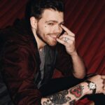 Elijah Daniel Instagram – i think i might be gay?