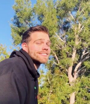 Elijah Daniel Instagram - oh look, im outside on a roof making everyone gay!